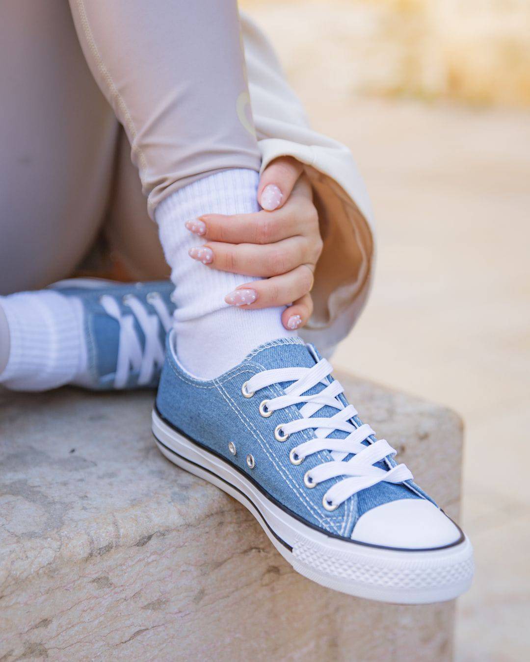 Basket femme en toile bleue jeans à lacets - Sandra - Casualmode.fr